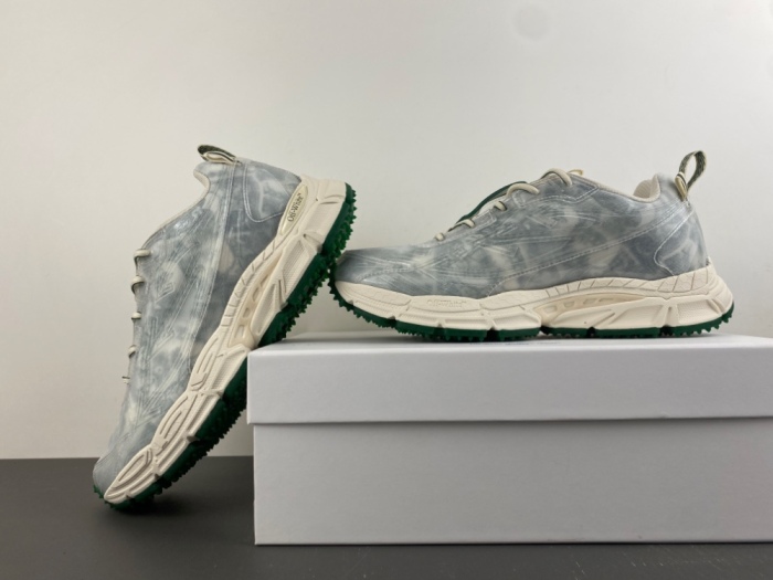 O*ff W*hite Low Tops Sneakers MK 20260910-9