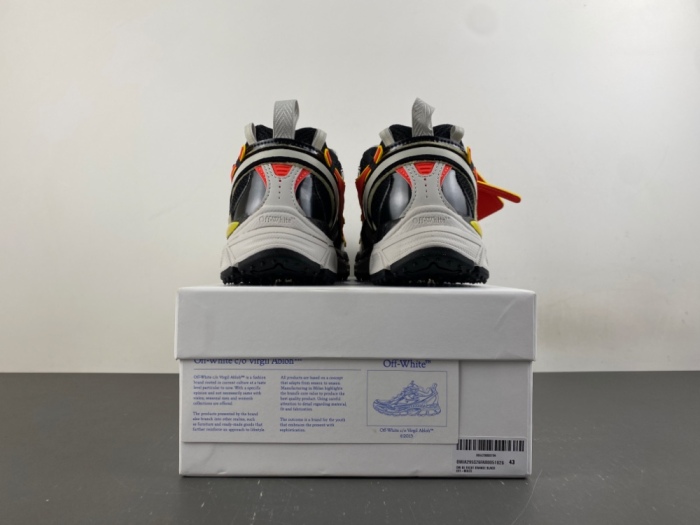 O*ff W*hite Low Tops Sneakers MK 20260910-4