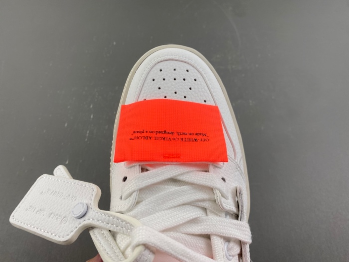 O*ff W*hite Low Tops Sneakers MK 20260912-10