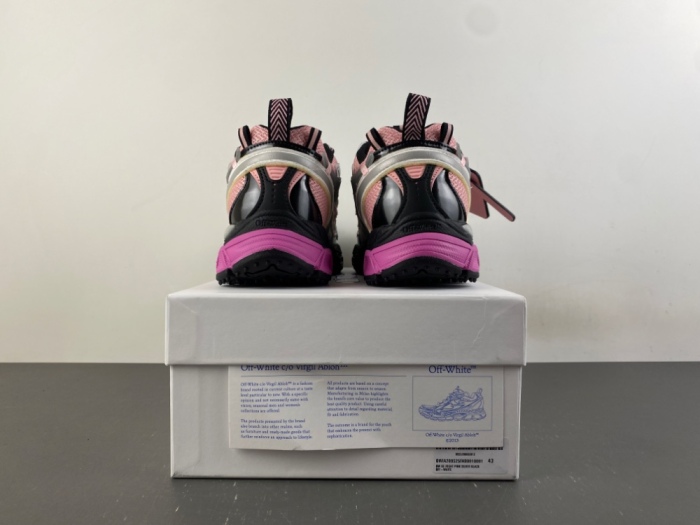 O*ff W*hite Low Tops Sneakers MK 20260913-2