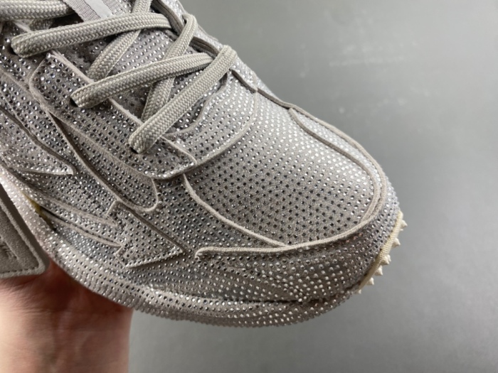 O*ff W*hite Low Tops Sneakers MK 20260915-7