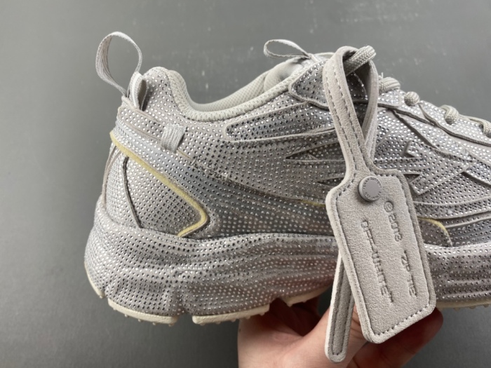 O*ff W*hite Low Tops Sneakers MK 20260915-7