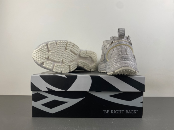 O*ff W*hite Low Tops Sneakers MK 20260915-7