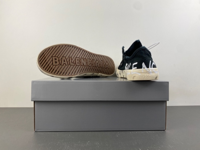 B*alenciaga Monday Canvas Sneaker AM20260916-1