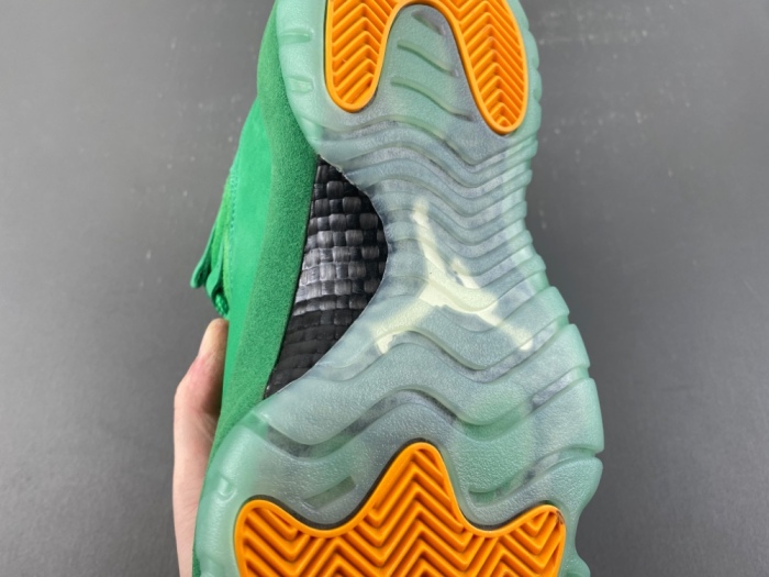 Air Jordan 11 Retro Green Screen Monstars lQ5700-900
