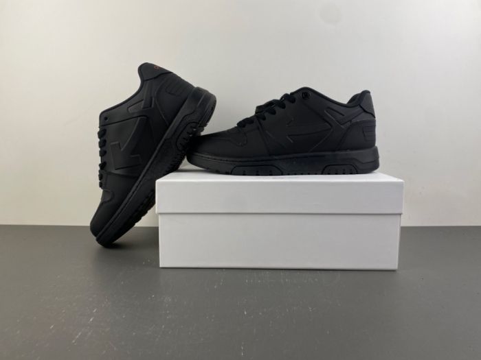 O*ff W*hite Low Tops Sneakers MK 20261027-6
