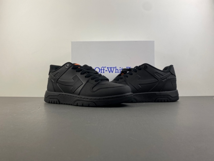 O*ff W*hite Low Tops Sneakers MK 20261027-6