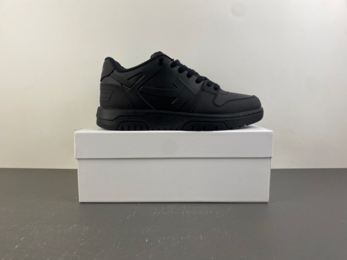 O*ff W*hite Low Tops Sneakers MK 20261027-6