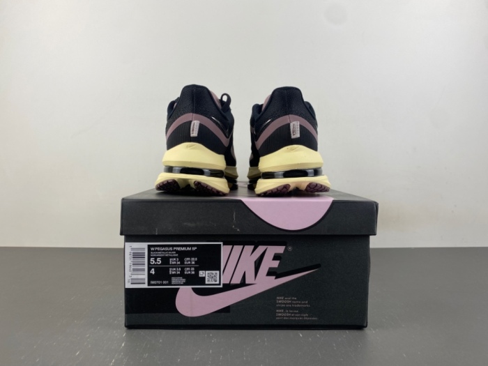 Air Zoom Pegasus Premium SP A Ma Maniére Black Burgundy Crush IM0701-001