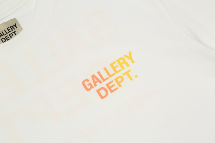 gradual change letter logo washed heavy tee