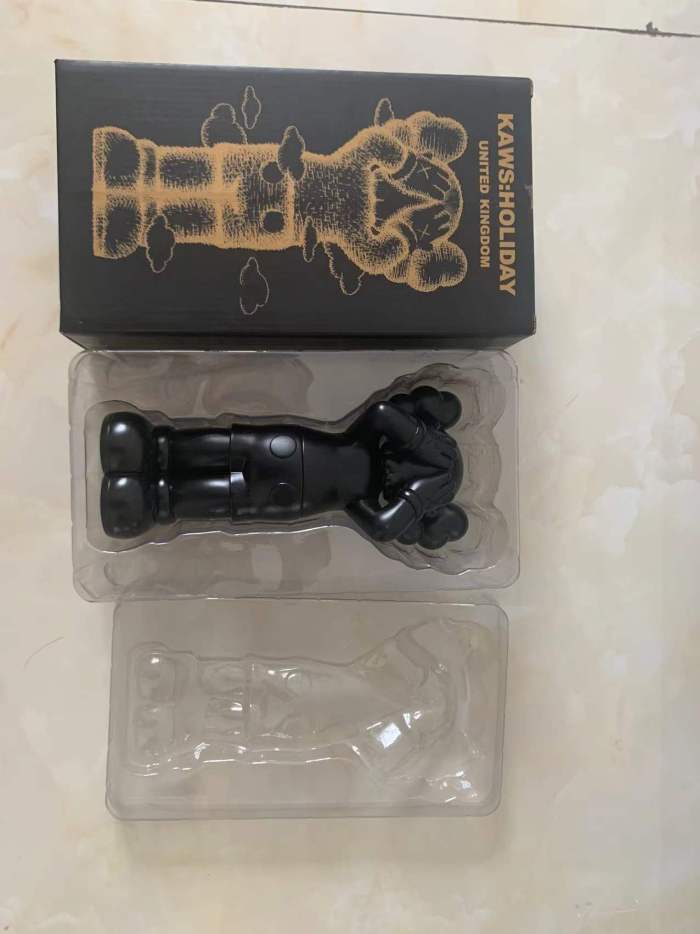 [buy more save more]Kaws facepalm figure doll 3 colors