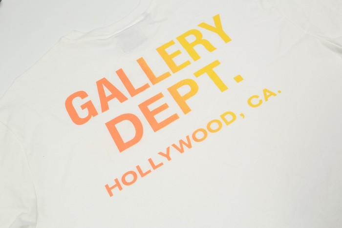 gradual change letter logo washed heavy tee
