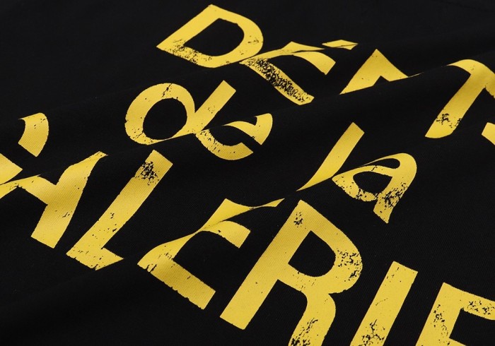 cracked logo tee