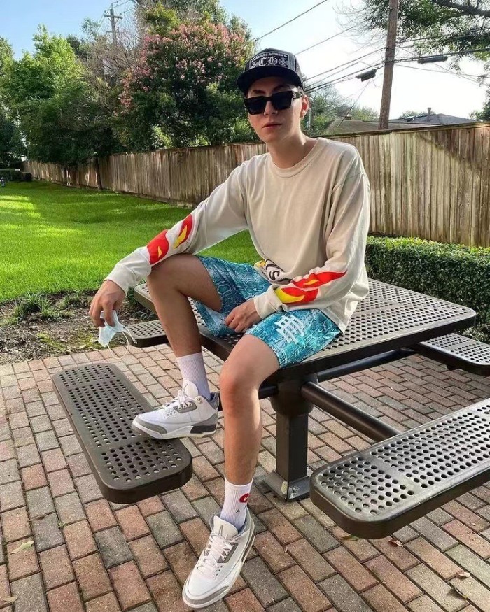 [buy more save more]  serpentine logo shorts