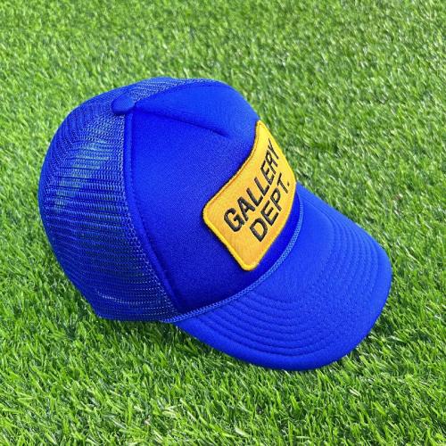 Embroidered cap with box letteringBlack&Blue