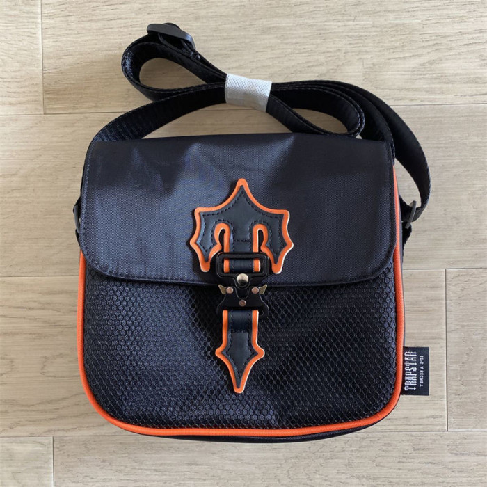 1:1 quality versiob Trapstar classic logo shoulder bag-trap
