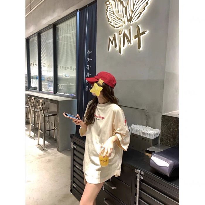 Foamed red big letter short sleeve