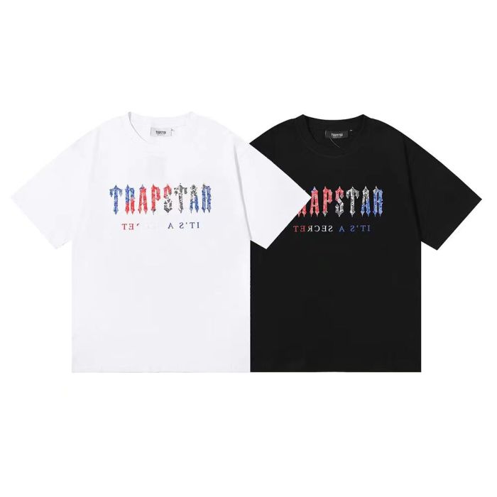 Multicolor cashew flower style letter print tee
