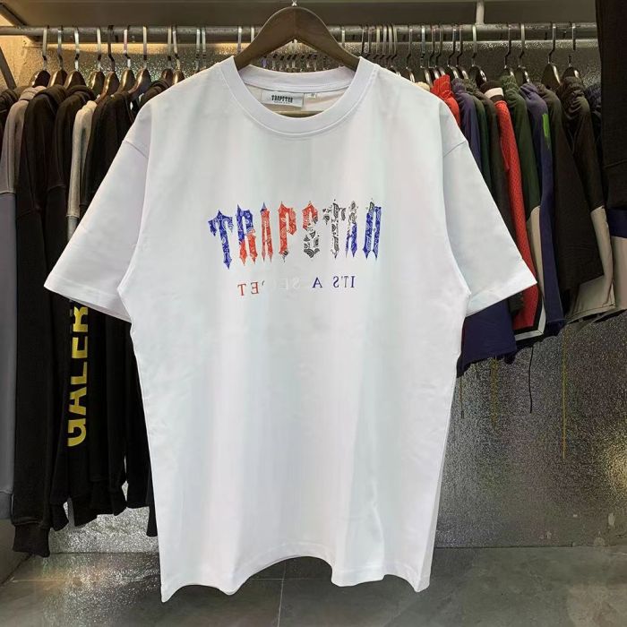 Multicolor cashew flower style letter print tee