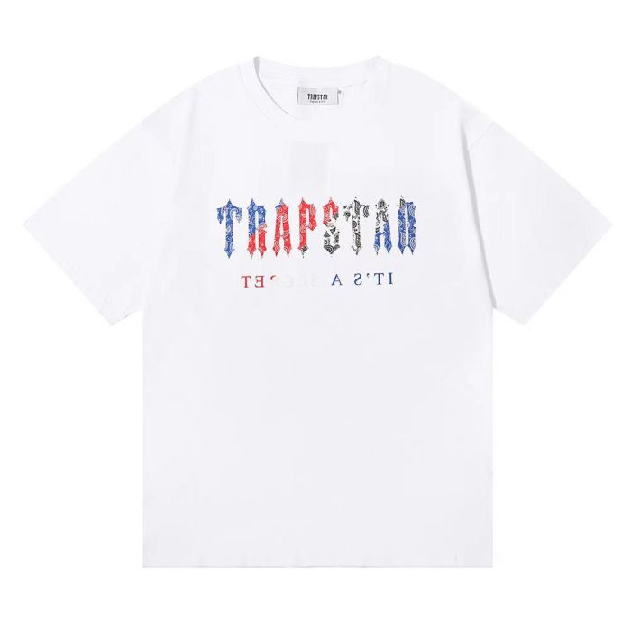Multicolor cashew flower style letter print tee