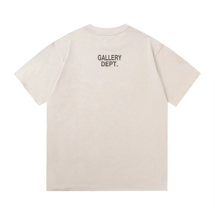 Black capital letter print tee