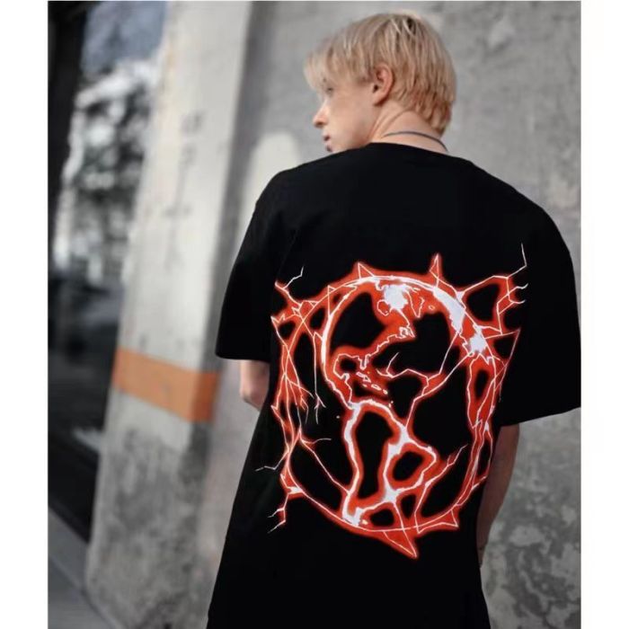 Red lightning short-sleeved T-shirt