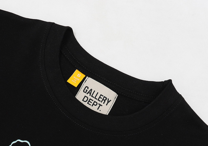 [buy more save more]  Slogan gesture foil letter print loose round neck tee 2 colors