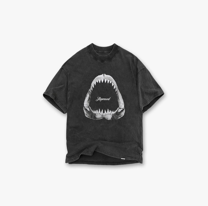 Sharp-toothed shark vintage printed tee 3 colors