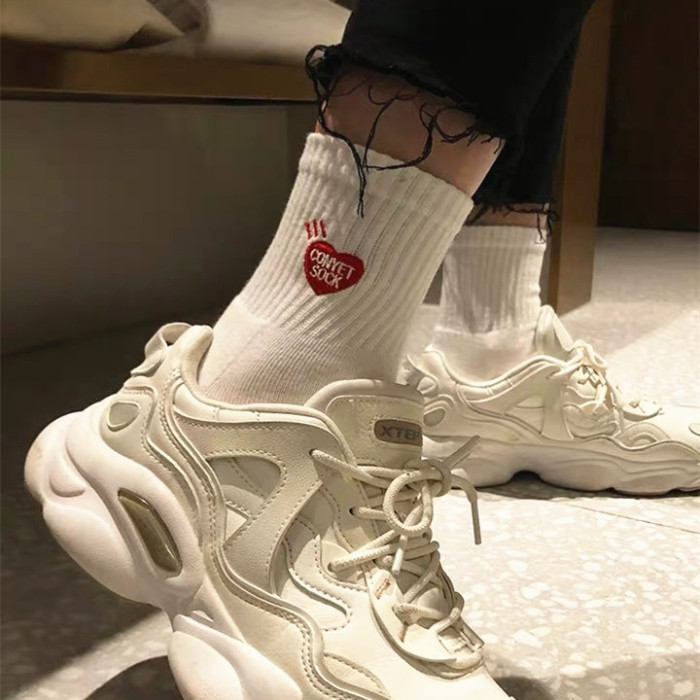 [buy more save more]Towel Bottom Heart Embroidered Sports Socks 4 Colors