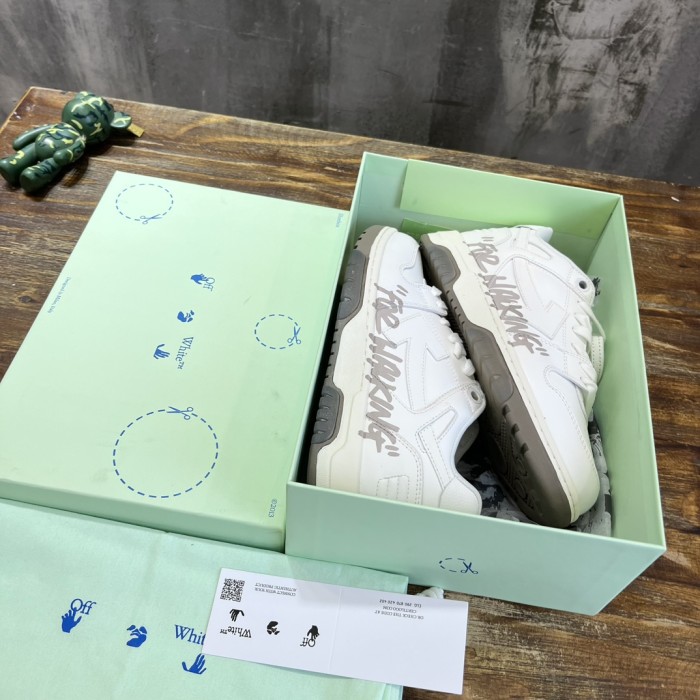 [buy more save more]1:1 quality version Side Creative Alphabet Applique Sneakers 2 Colors