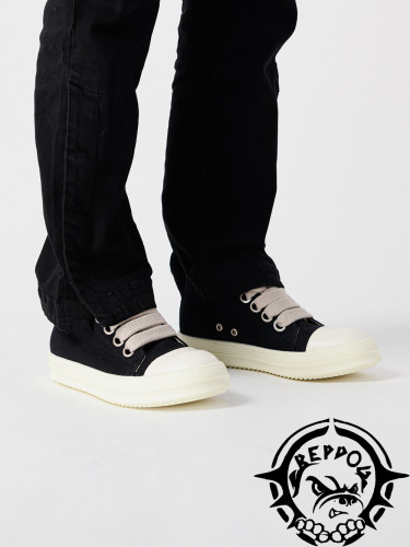 thick shoelace canvas low shoes sneaker (with og packing)