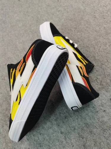 [Buy More Save More] Flame White Trim Low cut board shoes