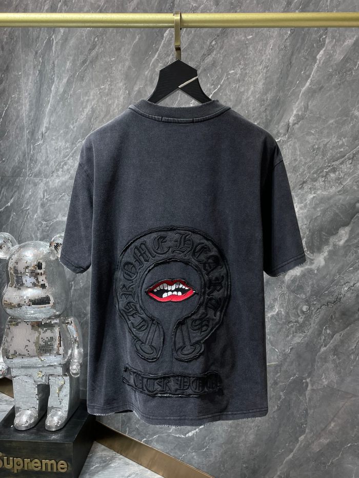 Big Horseshoe Dark Embroidery tee