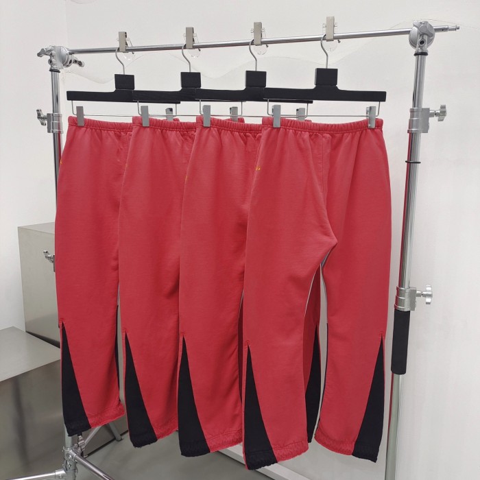 [50% Off][Big & Tall for weights up to 260 lbs]1:1 quality version Gold Letter Splash Ink Patchwork Micro Flare Sweatpants 25463527