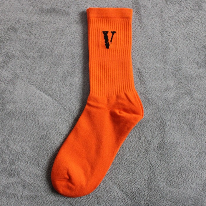 Simple V Print Mid Calf Socks 3 colors