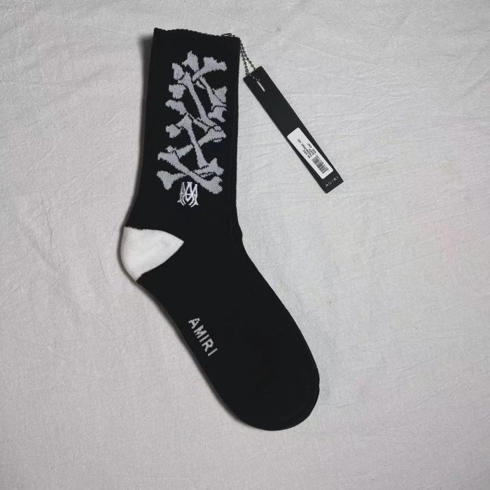 1:1 quality versio Cursive letters embroidered logo bone print mid-calf socks 24 colors