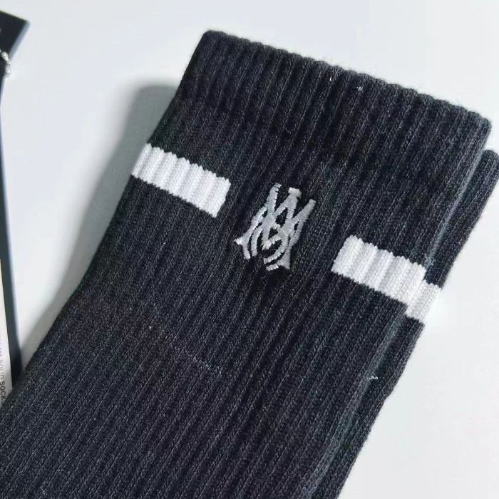 1:1 quality versio Cursive letters embroidered logo bone print mid-calf socks 24 colors