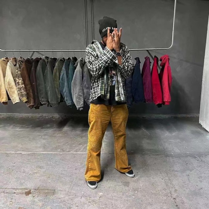 1:1 quality version Corduroy distressed micro-flare pants