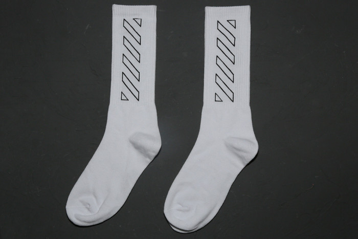 Geometric hollowed-out warning line movement mid-tube socks 2 colors