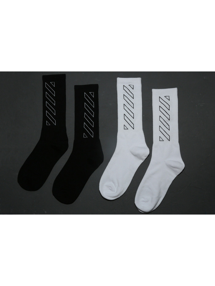 Geometric hollowed-out warning line movement mid-tube socks 2 colors