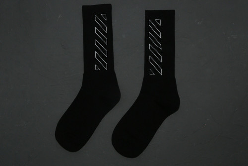 Geometric hollowed-out warning line movement mid-tube socks 2 colors