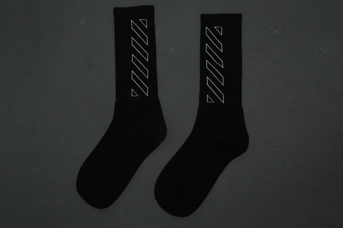 Geometric hollowed-out warning line movement mid-tube socks 2 colors