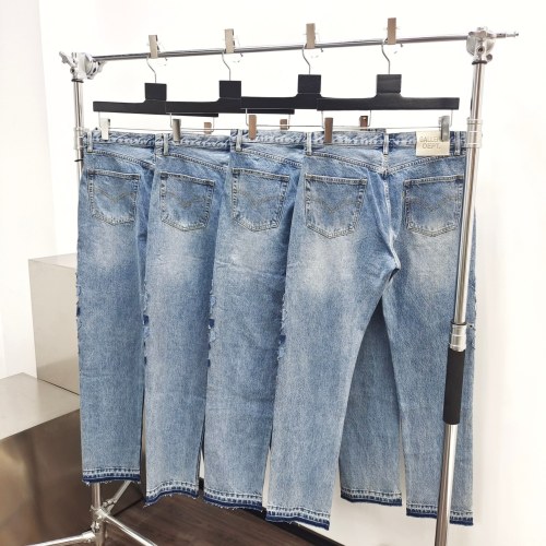 1:1 quality version Letter G Patch Embroidered Jeans