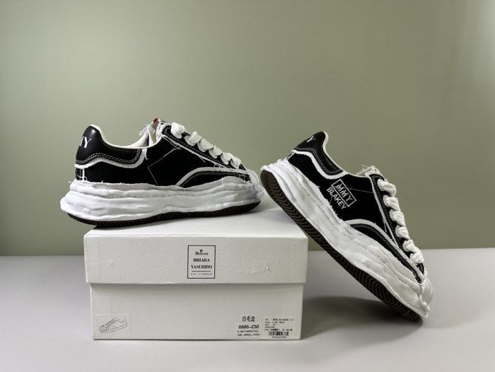 1:1 quality version Embroidered Letters Shell Head Raw Edge Black White Colorblocking Canvas Thick Shoes