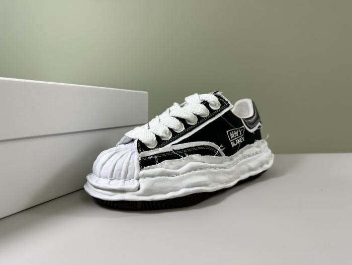 1:1 quality version Embroidered Letters Shell Head Raw Edge Black White Colorblocking Canvas Thick Shoes
