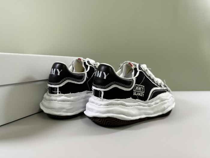 1:1 quality version Embroidered Letters Shell Head Raw Edge Black White Colorblocking Canvas Thick Shoes