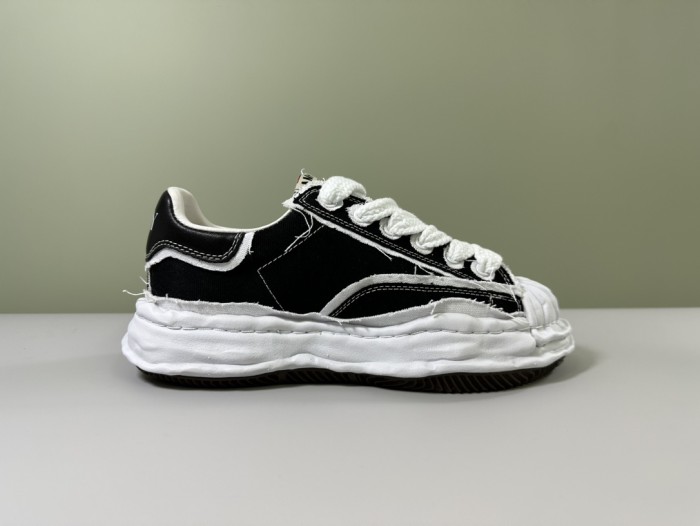 1:1 quality version Embroidered Letters Shell Head Raw Edge Black White Colorblocking Canvas Thick Shoes