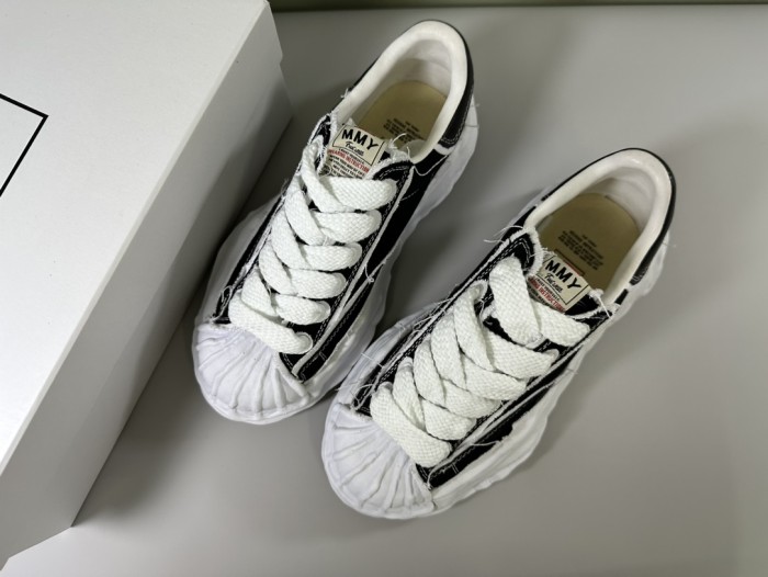 1:1 quality version Embroidered Letters Shell Head Raw Edge Black White Colorblocking Canvas Thick Shoes