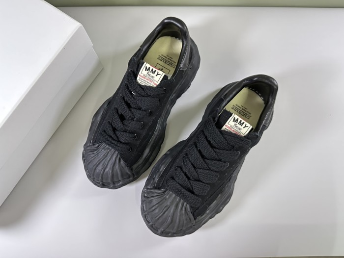 1:1 quality version Embroidered Canvas All Black Thick Bottom Board Shoes