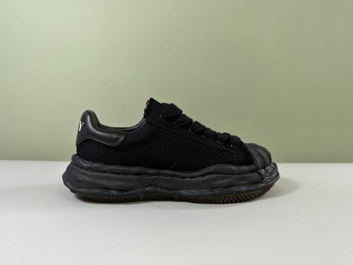 1:1 quality version Embroidered Canvas All Black Thick Bottom Board Shoes